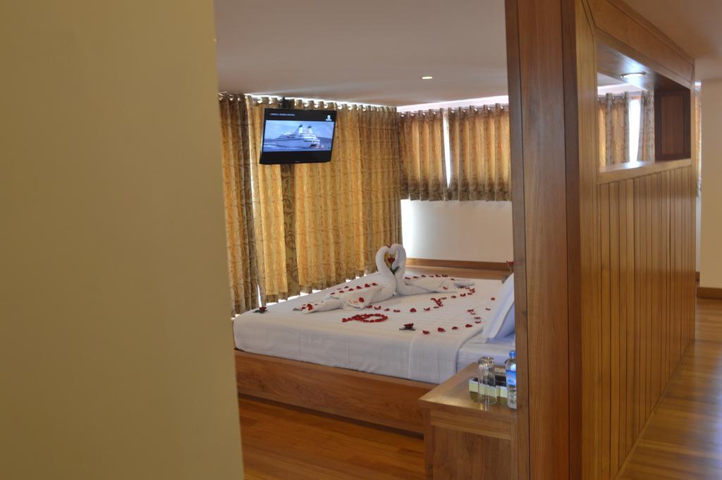 Queen'S Park Hotel Янгон Екстер'єр фото