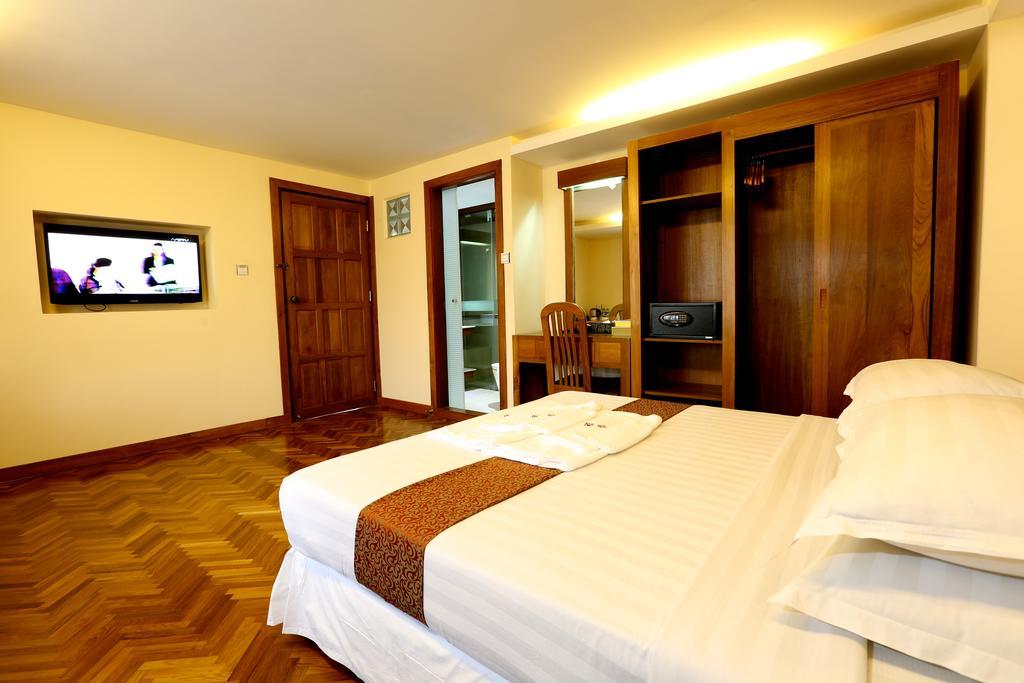 Queen'S Park Hotel Янгон Екстер'єр фото
