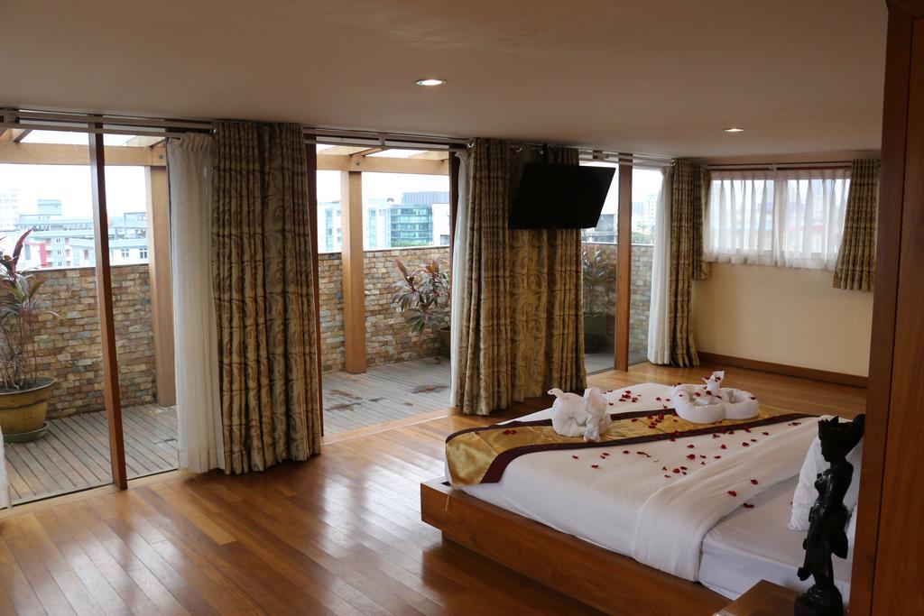 Queen'S Park Hotel Янгон Екстер'єр фото