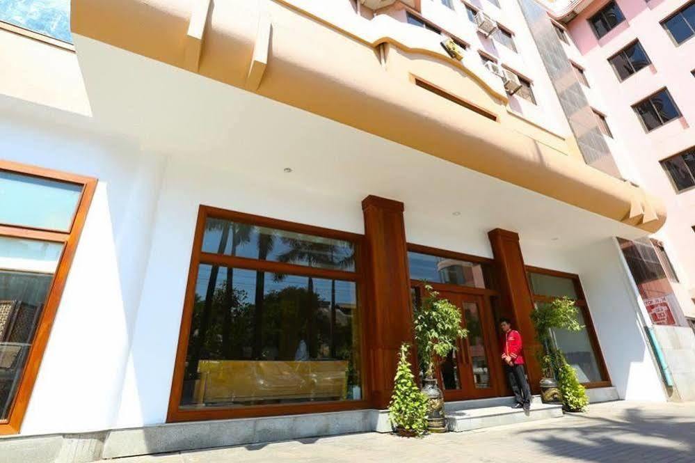 Queen'S Park Hotel Янгон Екстер'єр фото