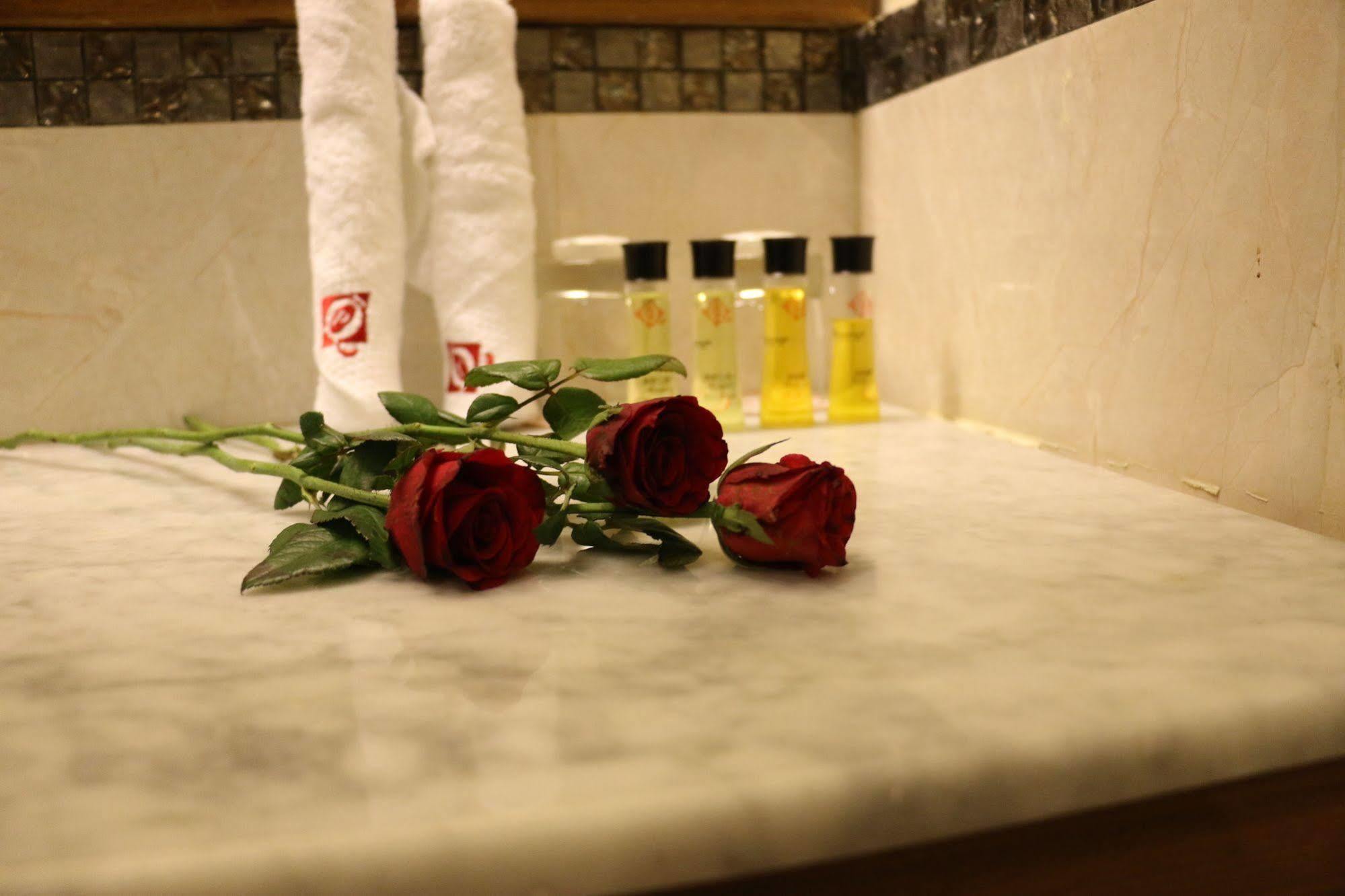 Queen'S Park Hotel Янгон Екстер'єр фото