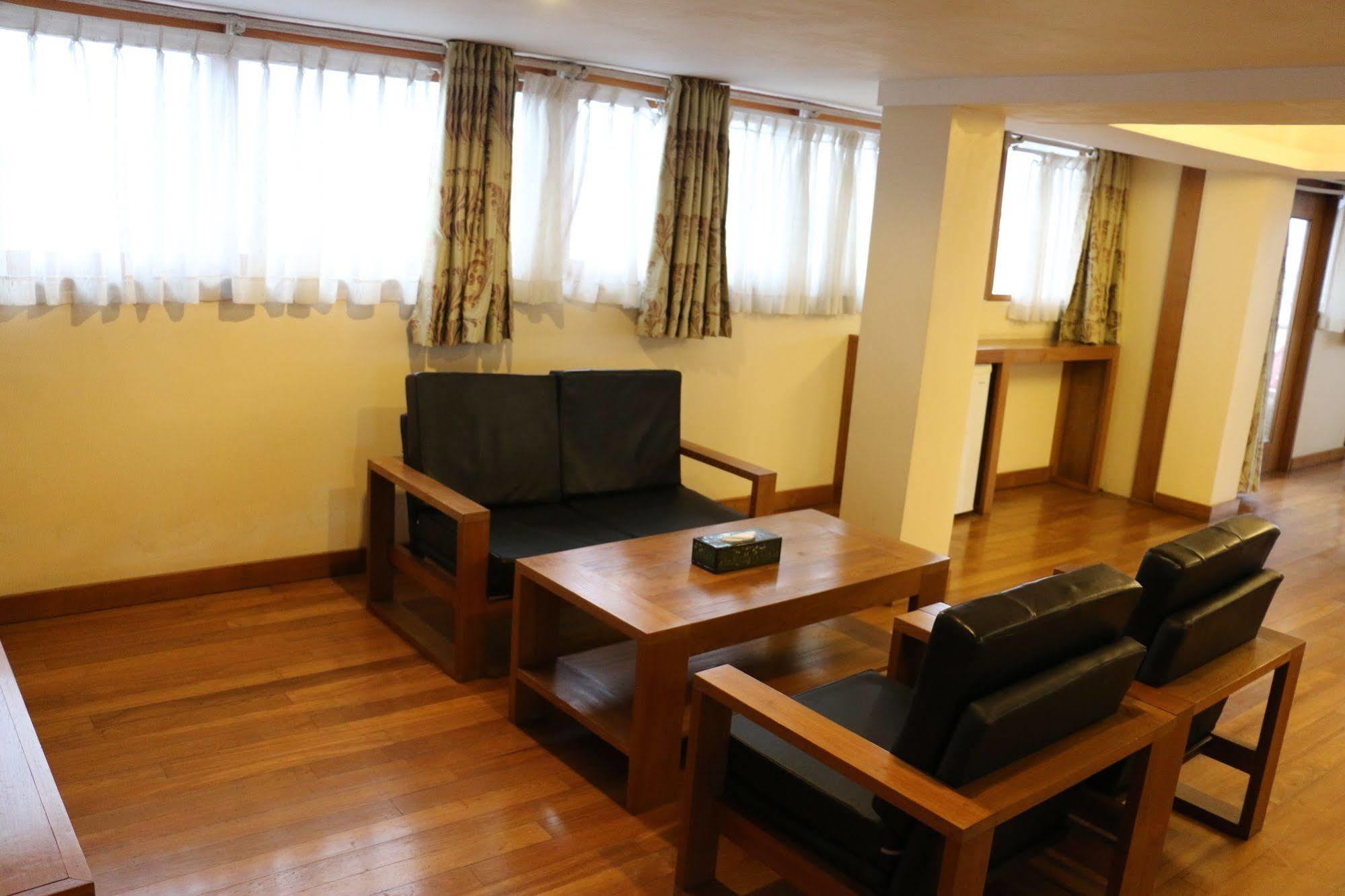 Queen'S Park Hotel Янгон Екстер'єр фото