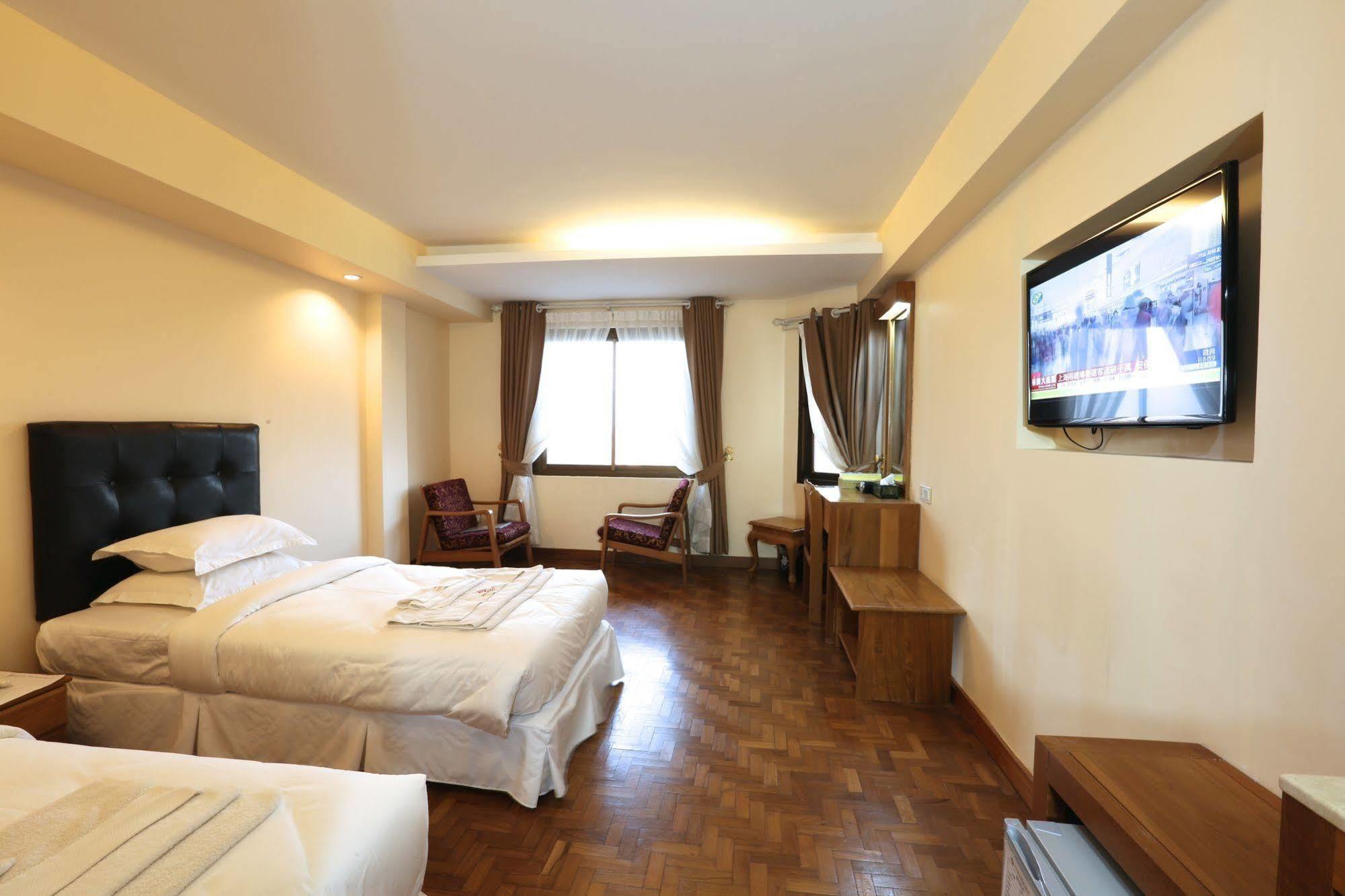 Queen'S Park Hotel Янгон Екстер'єр фото