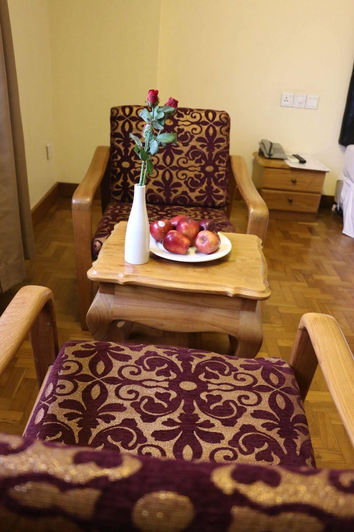 Queen'S Park Hotel Янгон Екстер'єр фото
