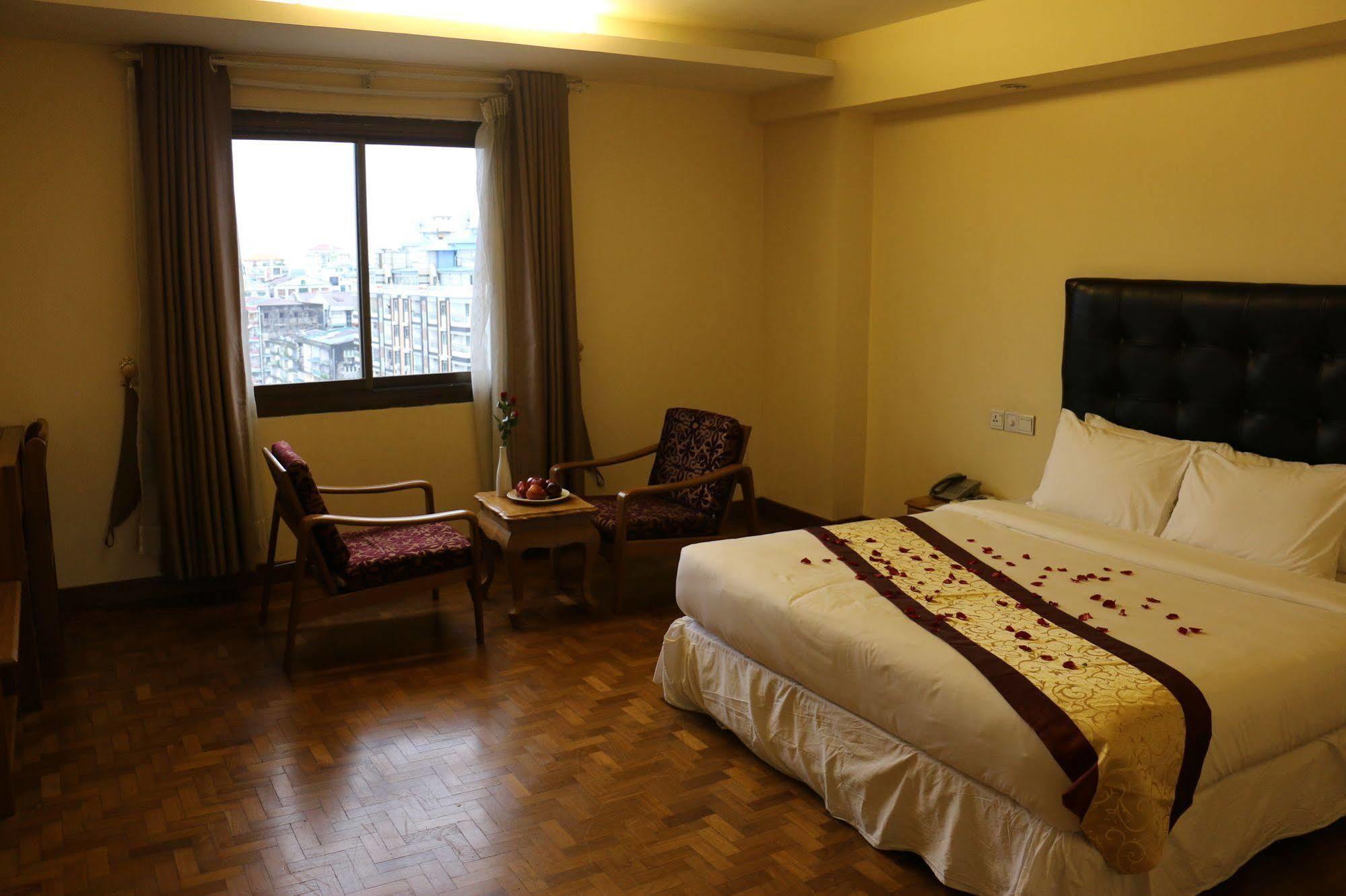 Queen'S Park Hotel Янгон Екстер'єр фото